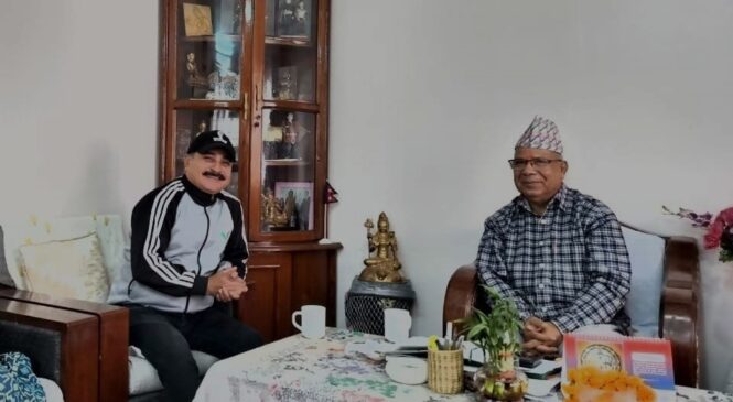 अध्यक्ष नेपाल र गायक योगीबीच भेटवार्ता